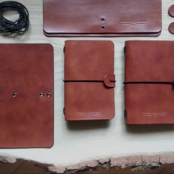 diář sallykalas leather kožený na zakázku z pravé kůže